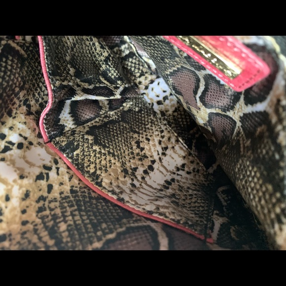 Aqua Madonna red leather crossbody bag - Picture 9 of 12